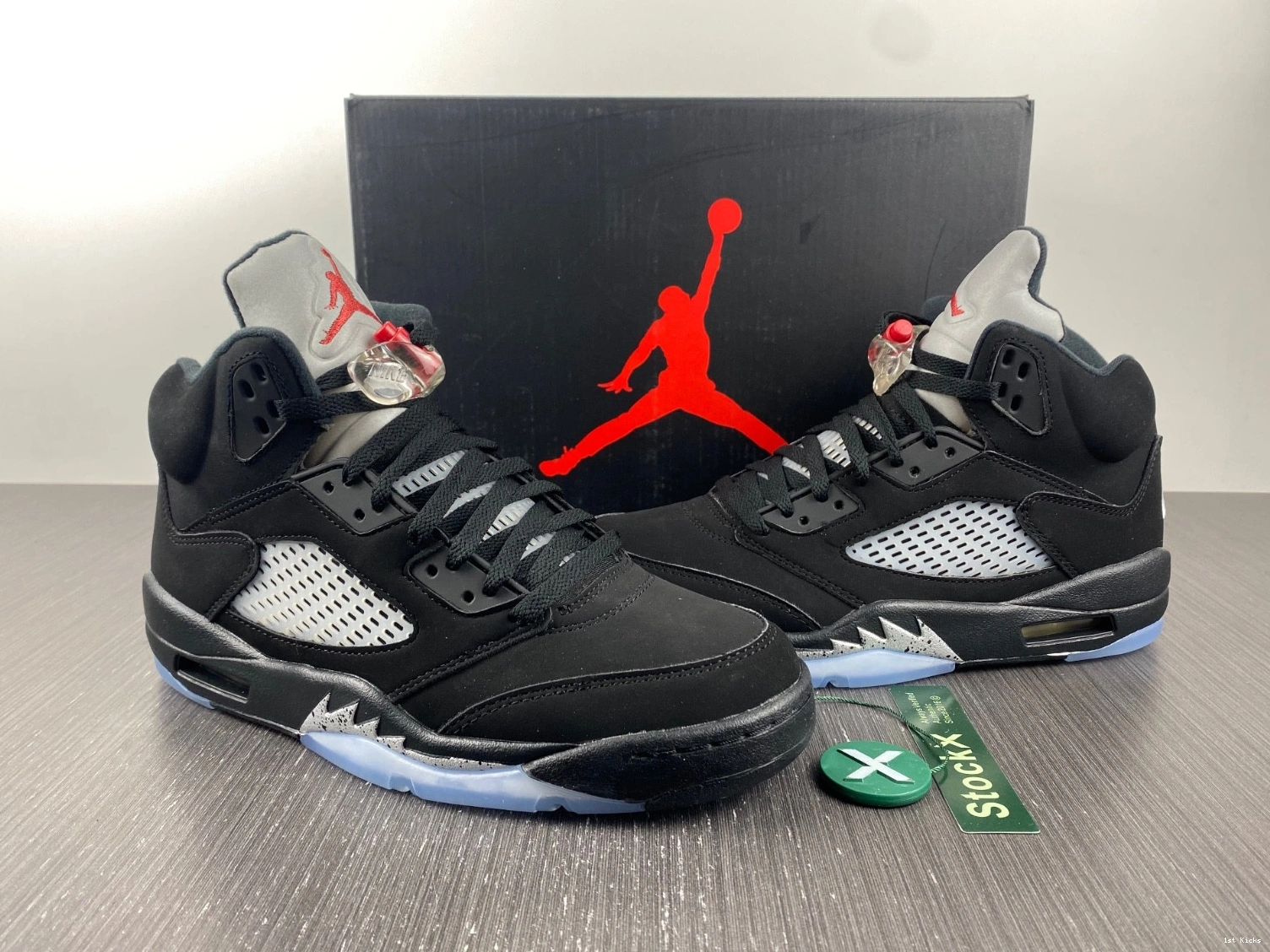 Jordan Retro Metallic (2016) - Black 845035-003 5 0124